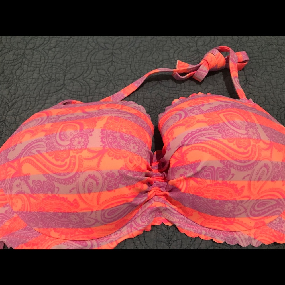 Victoria’s Secret getaway halter bikini top